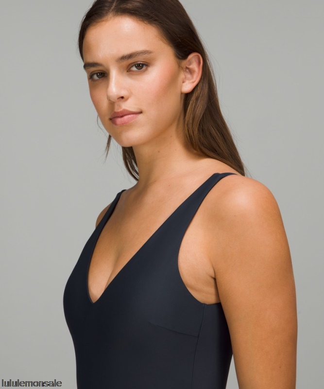 Lululemon Damen DELULU502 | Lululemon Deutschland True Navy Waterside V-Ausschnitt Eng Anliegender Einteiliger Badeanzug B/c Körbchen Nur Online Erhältlich